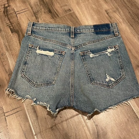 NWOT Abercrombie High Rise Mom Shorts - Picture 3 of 3